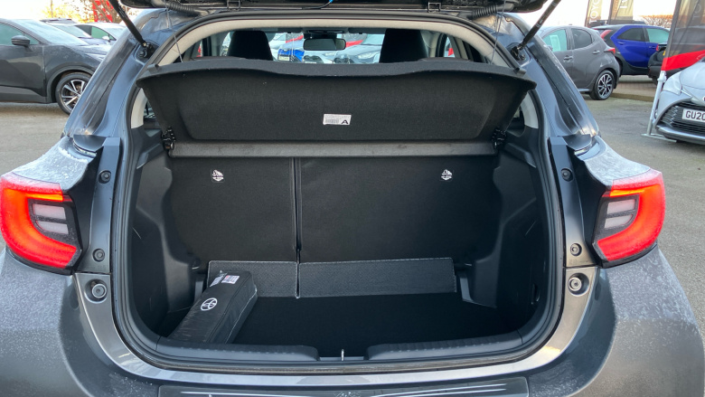 Toyota Yaris 1.5 Hybrid Design 5dr CVT Hybrid Hatchback